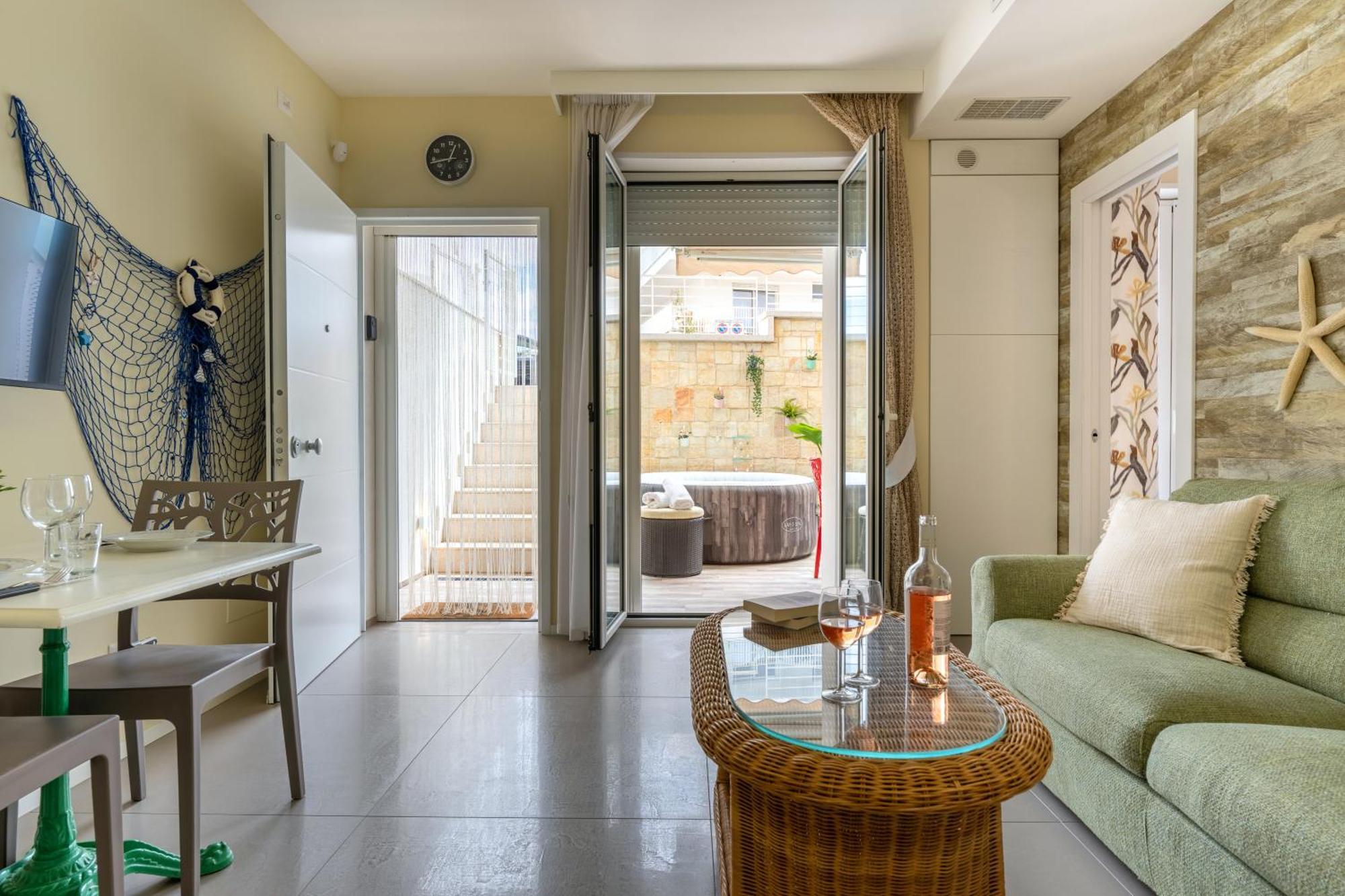 Cozy Marine Apt With Jacuzzi - 250Mt From Sea 滨海波利尼亚诺 外观 照片