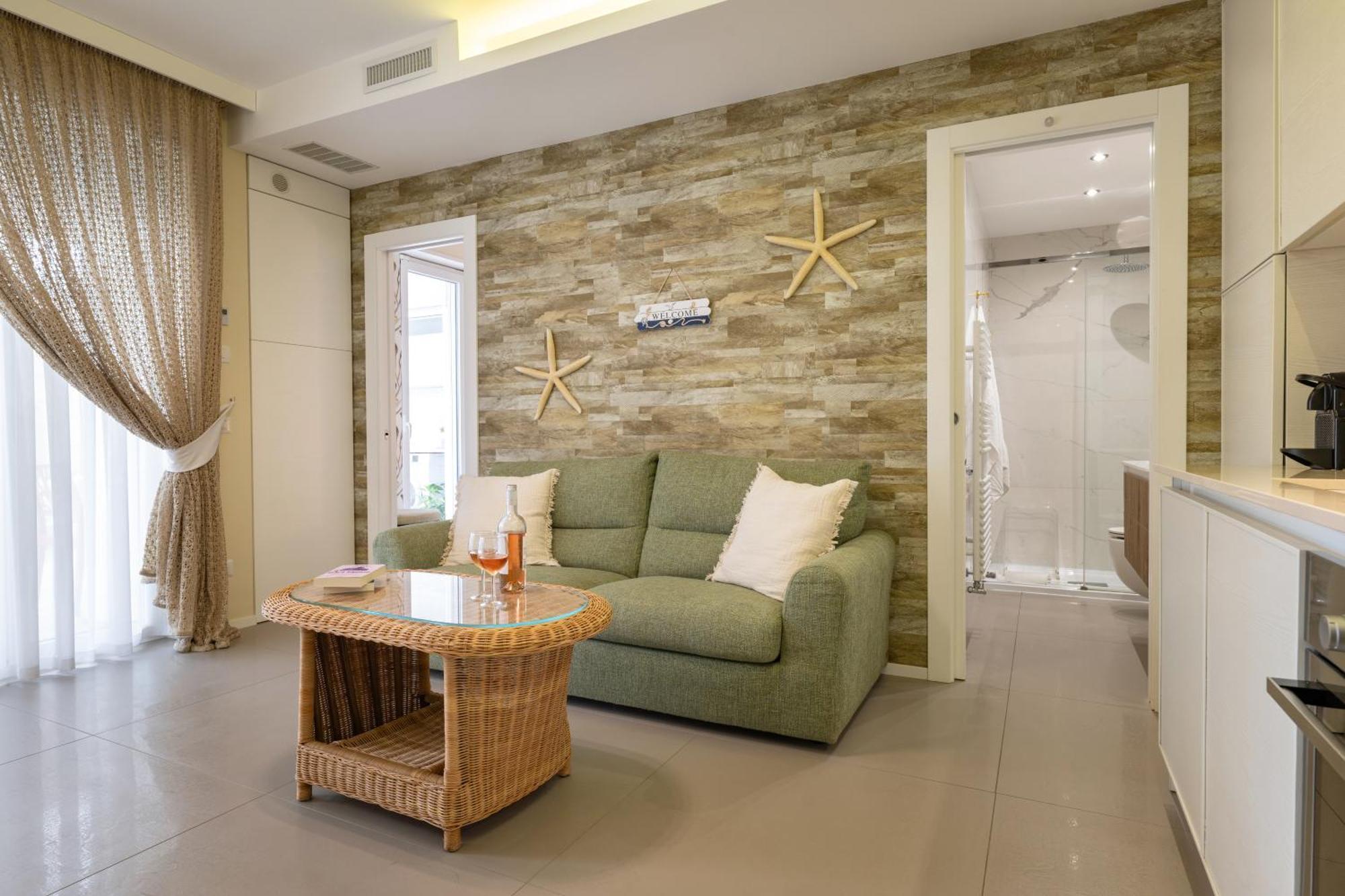 Cozy Marine Apt With Jacuzzi - 250Mt From Sea 滨海波利尼亚诺 外观 照片