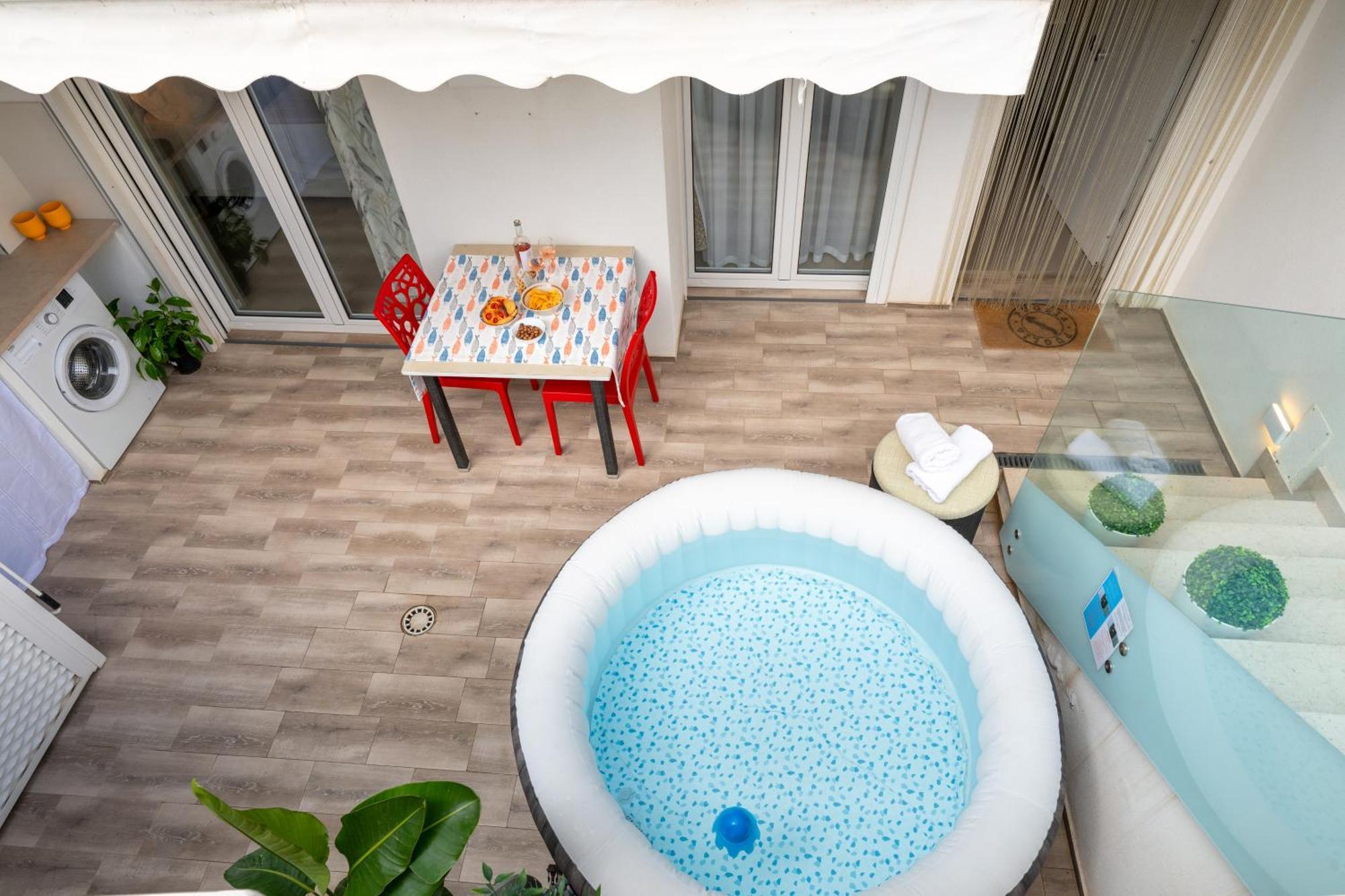 Cozy Marine Apt With Jacuzzi - 250Mt From Sea 滨海波利尼亚诺 外观 照片