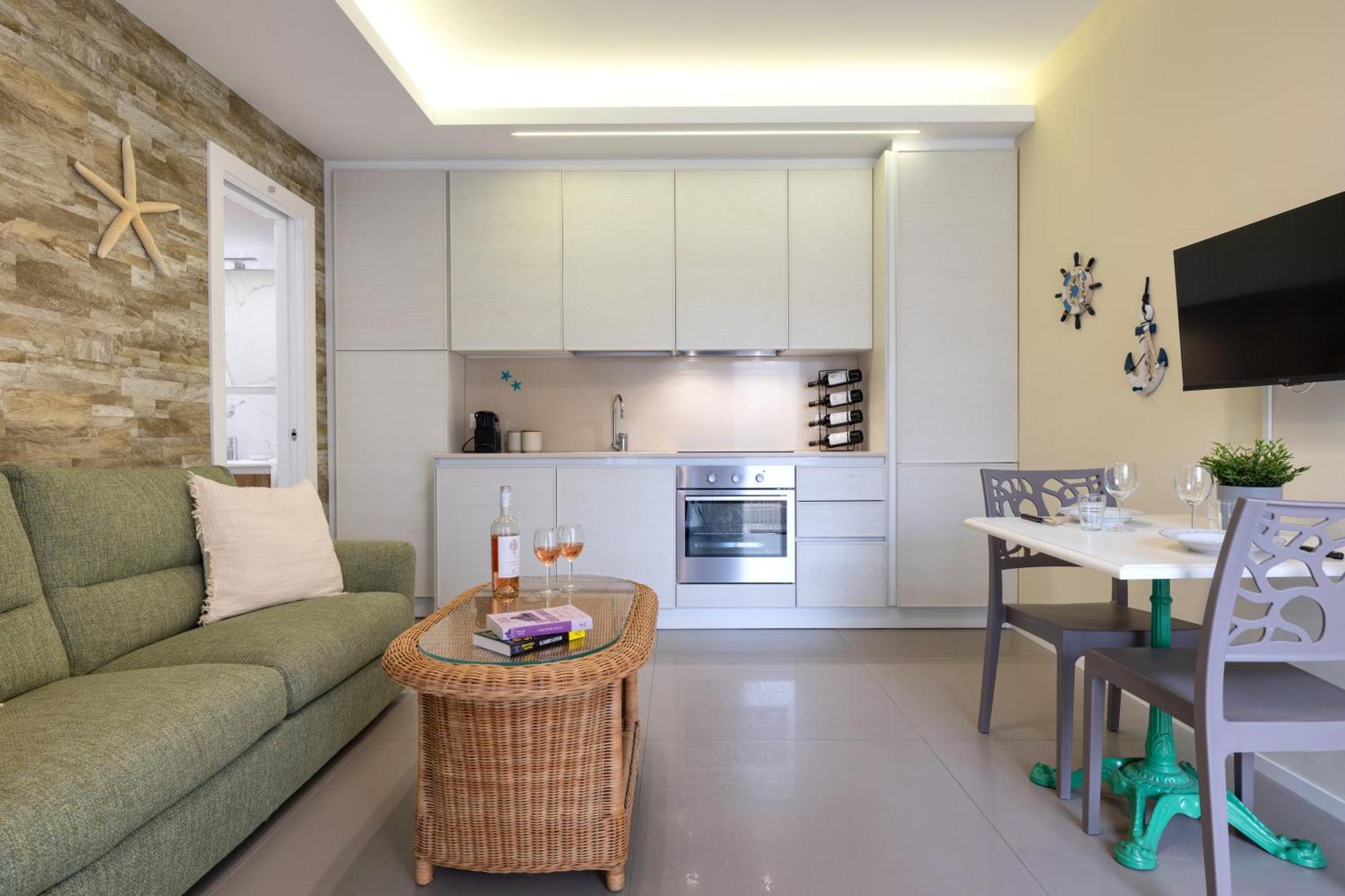 Cozy Marine Apt With Jacuzzi - 250Mt From Sea 滨海波利尼亚诺 外观 照片