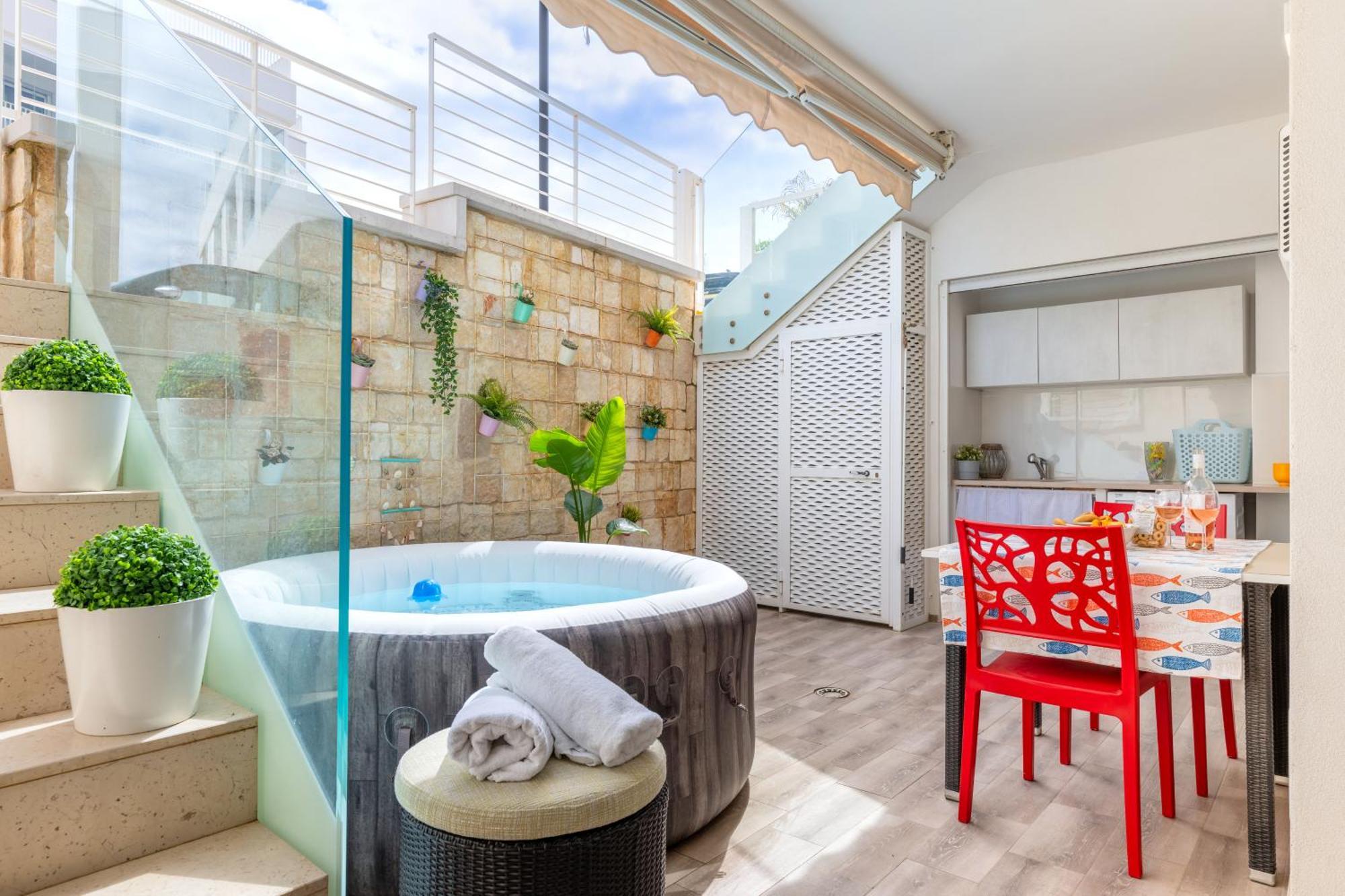Cozy Marine Apt With Jacuzzi - 250Mt From Sea 滨海波利尼亚诺 外观 照片