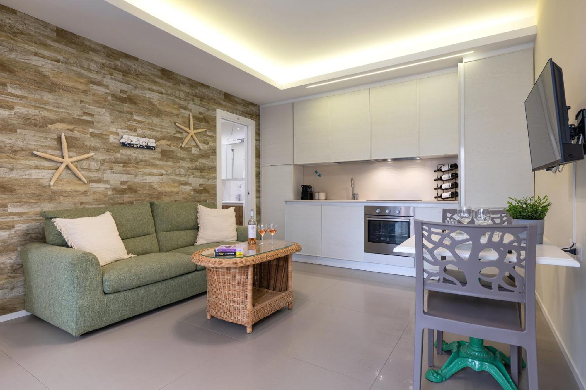 Cozy Marine Apt With Jacuzzi - 250Mt From Sea 滨海波利尼亚诺 外观 照片